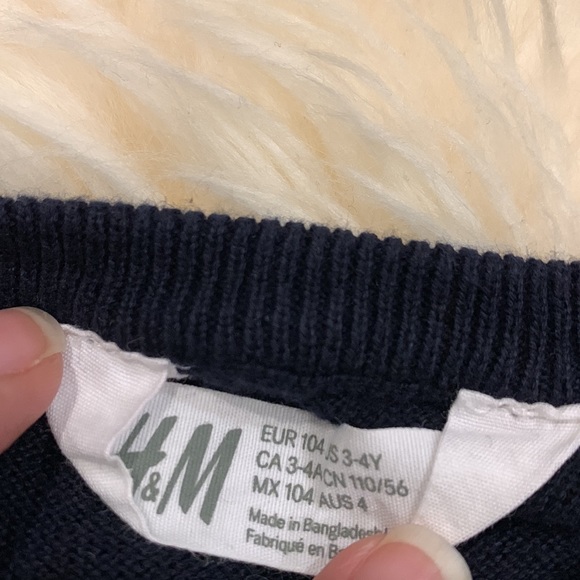 H&M Navy Blue Cardigan Size 3-4T with Buttons - Picture 3 of 4